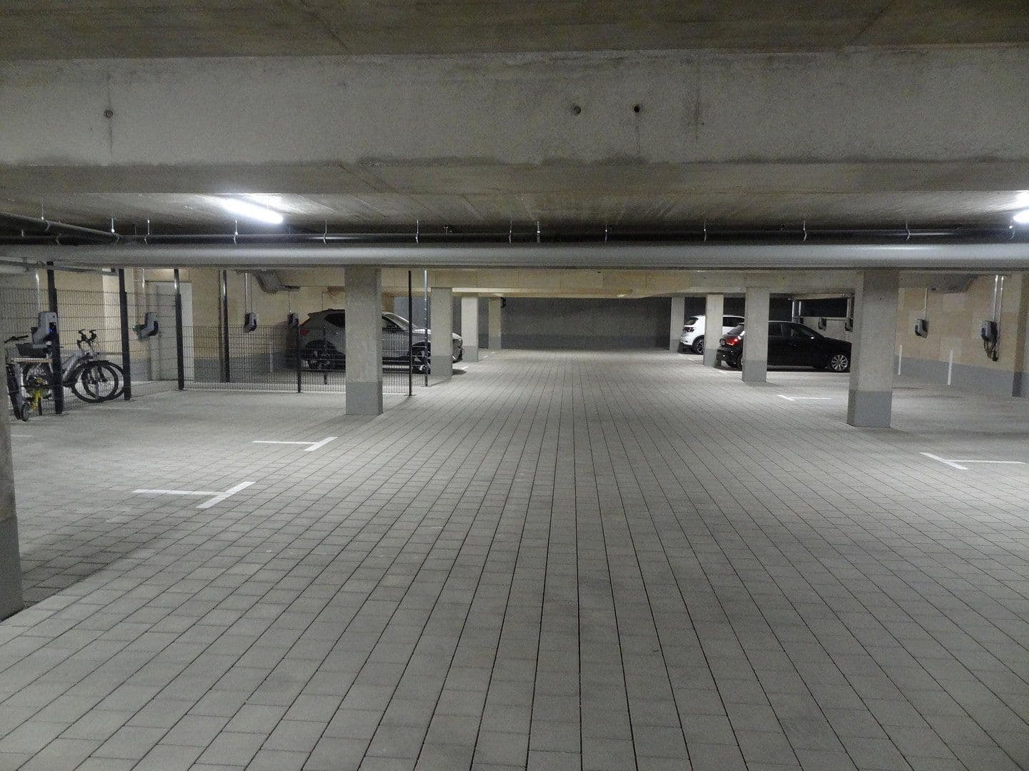 Prenájom bytu 4-izbový 96 m², Ulm, Bádensko-Wurttembersko Prenájom bytu 4-izbový 96 m², Ulm, Bádensko-Wurttembersko