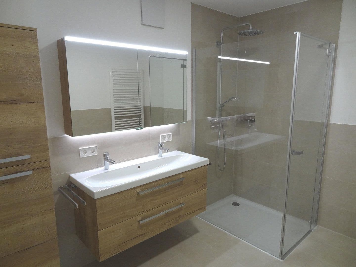 Prenájom bytu 4-izbový 96 m², Ulm, Bádensko-Wurttembersko Prenájom bytu 4-izbový 96 m², Ulm, Bádensko-Wurttembersko