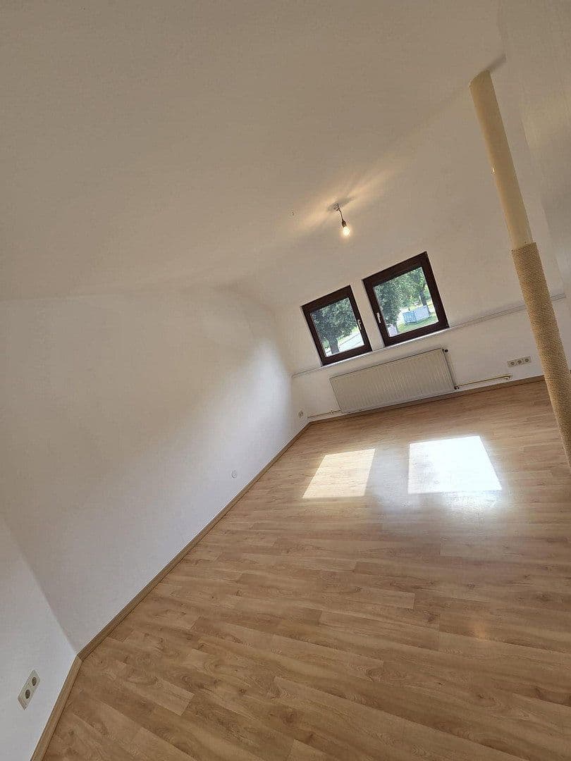 Prenájom bytu 3-izbový 115 m², Verdenerstr 17, Thedinghausen, Dolné Sasko Prenájom bytu 3-izbový 115 m², Verdenerstr 17, Thedinghausen, Dolné Sasko