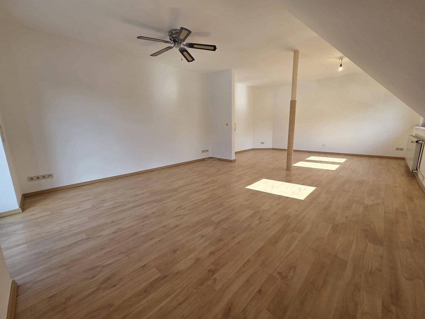 Prenájom bytu 3-izbový 115 m², Verdenerstr 17, Thedinghausen, Dolné Sasko Prenájom bytu 3-izbový 115 m², Verdenerstr 17, Thedinghausen, Dolné Sasko