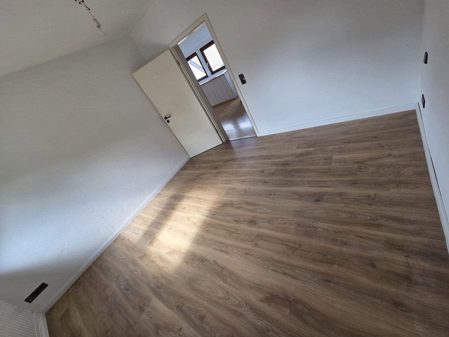 Prenájom bytu 3-izbový 115 m², Verdenerstr 17, Thedinghausen, Dolné Sasko Prenájom bytu 3-izbový 115 m², Verdenerstr 17, Thedinghausen, Dolné Sasko