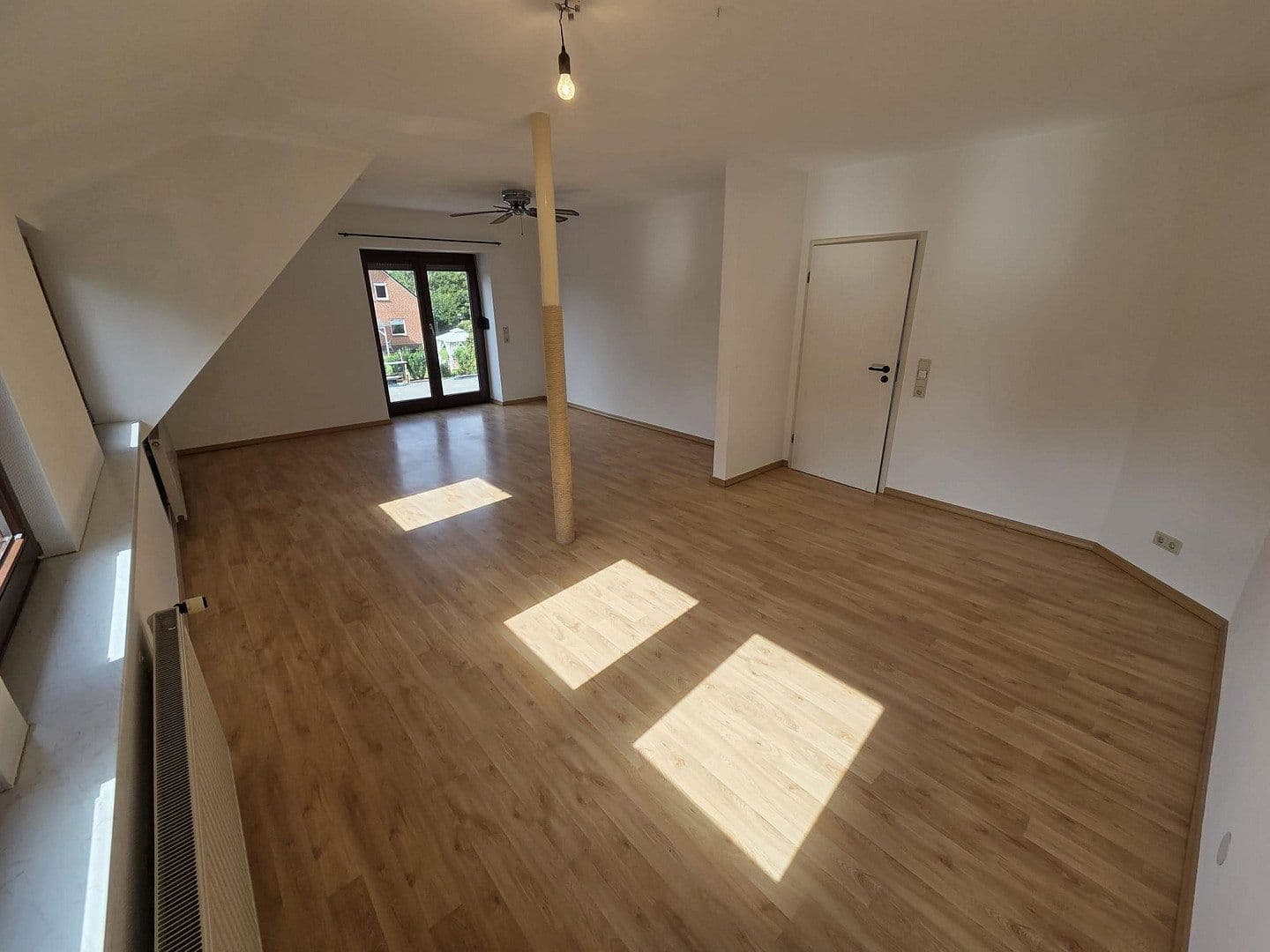 Prenájom bytu 3-izbový 115 m², Verdenerstr 17, Thedinghausen, Dolné Sasko Prenájom bytu 3-izbový 115 m², Verdenerstr 17, Thedinghausen, Dolné Sasko