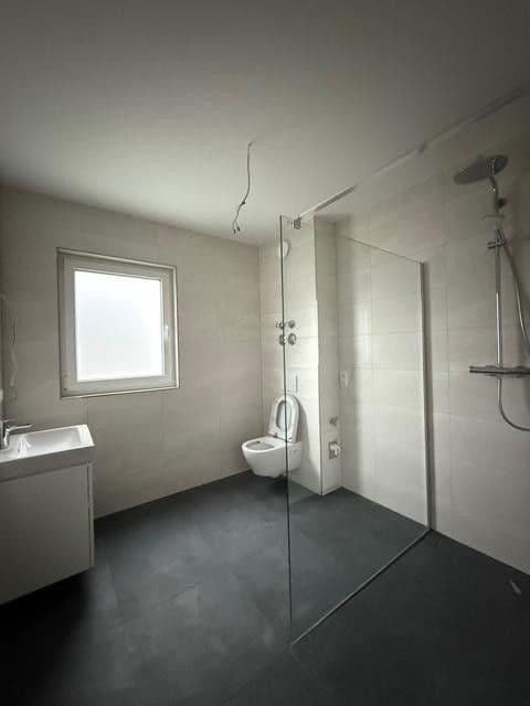Prenájom bytu 3-izbový 83 m², Bremer Str 53, Berlin, Berlín Prenájom bytu 3-izbový 83 m², Bremer Str 53, Berlin, Berlín
