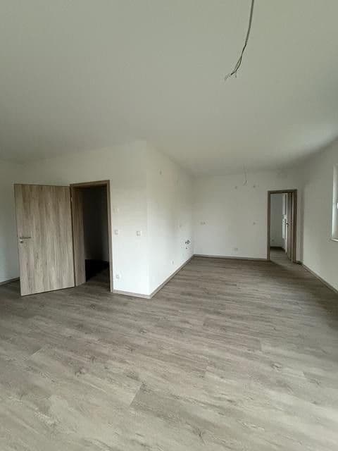 Prenájom bytu 3-izbový 83 m², Bremer Str 53, Berlin, Berlín Prenájom bytu 3-izbový 83 m², Bremer Str 53, Berlin, Berlín