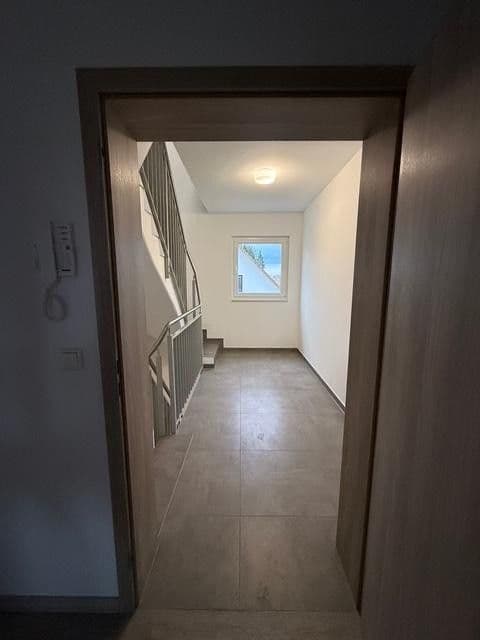 Prenájom bytu 3-izbový 83 m², Bremer Str 53, Berlin, Berlín Prenájom bytu 3-izbový 83 m², Bremer Str 53, Berlin, Berlín