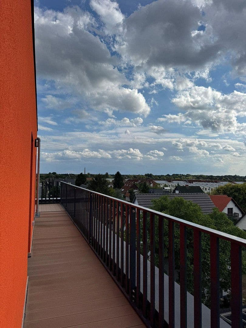 Prenájom bytu 3-izbový 89 m², Alt-Biesdorf 49A, Berlin, Berlín Prenájom bytu 3-izbový 89 m², Alt-Biesdorf 49A, Berlin, Berlín
