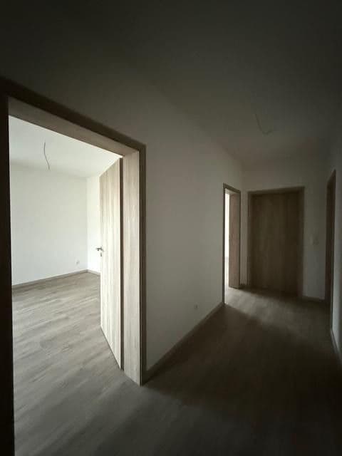 Prenájom bytu 3-izbový 83 m², Bremer Str 53, Berlin, Berlín Prenájom bytu 3-izbový 83 m², Bremer Str 53, Berlin, Berlín