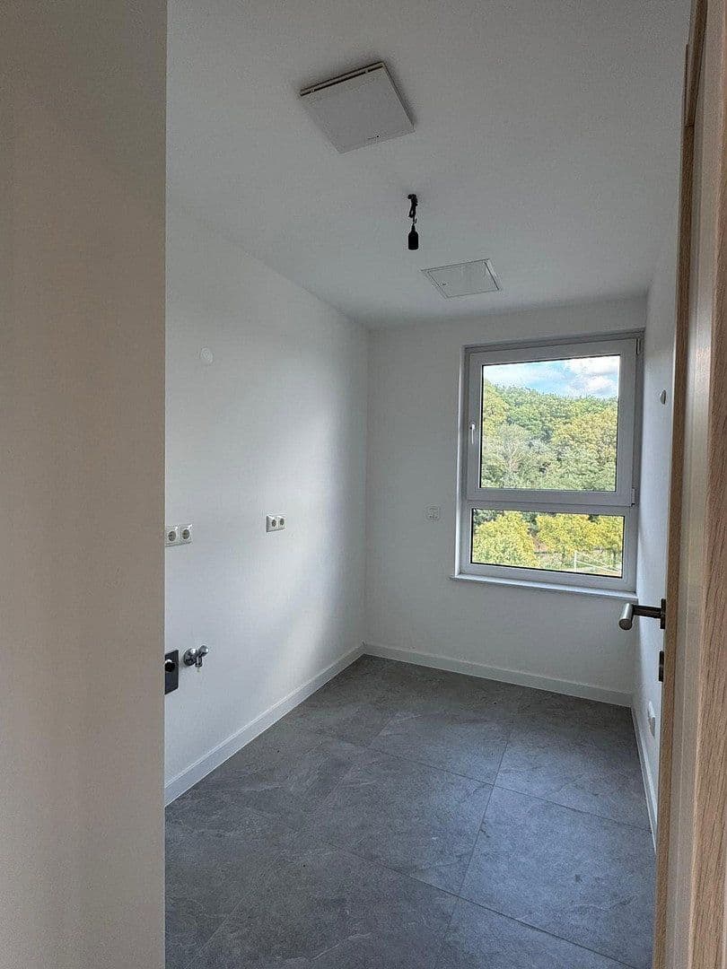 Prenájom bytu 3-izbový 89 m², Alt-Biesdorf 49A, Berlin, Berlín Prenájom bytu 3-izbový 89 m², Alt-Biesdorf 49A, Berlin, Berlín