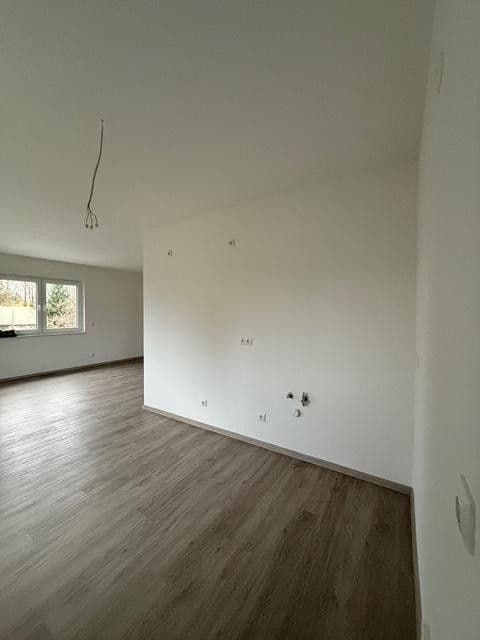Prenájom bytu 3-izbový 83 m², Bremer Str 53, Berlin, Berlín Prenájom bytu 3-izbový 83 m², Bremer Str 53, Berlin, Berlín