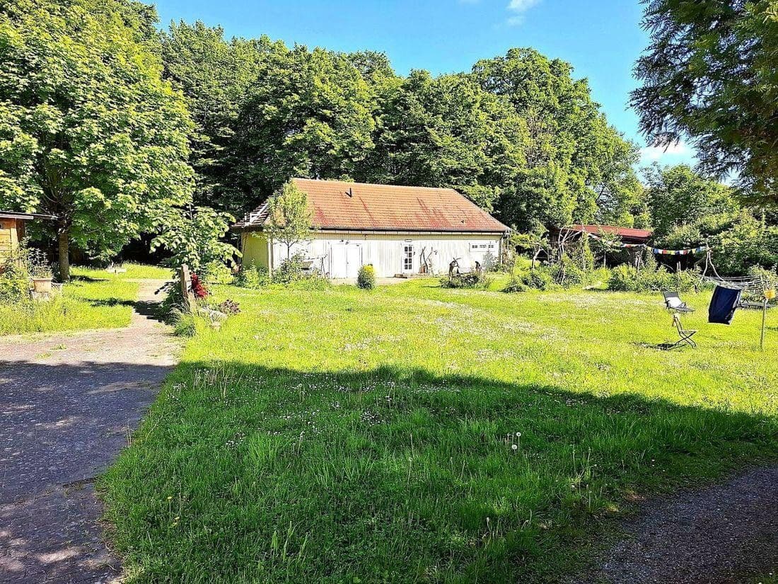 Predaj domu 1.007 m², pozemok 74.904 m², Buchenhain 32, Boitzenburger Land, Brandenbursko Predaj domu 1.007 m², pozemok 74.904 m², Buchenhain 32, Boitzenburger Land, Brandenbursko
