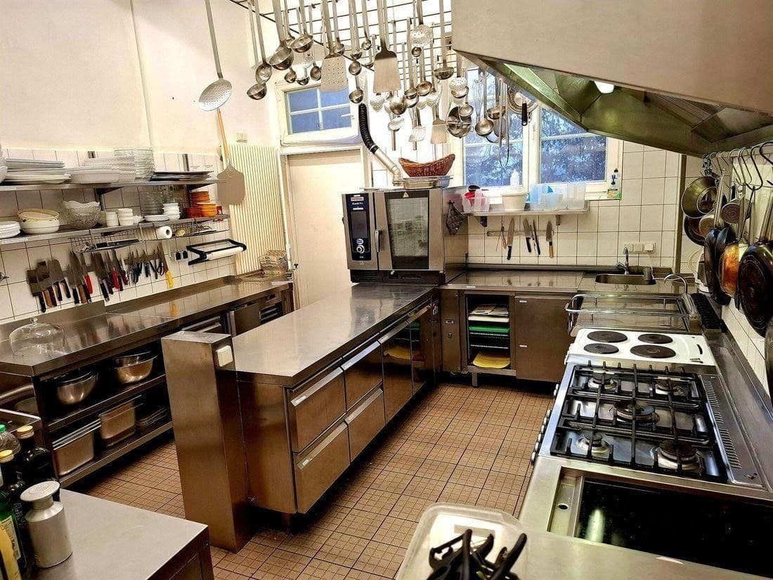 Predaj domu 1.007 m², pozemok 74.904 m², Buchenhain 32, Boitzenburger Land, Brandenbursko Predaj domu 1.007 m², pozemok 74.904 m², Buchenhain 32, Boitzenburger Land, Brandenbursko