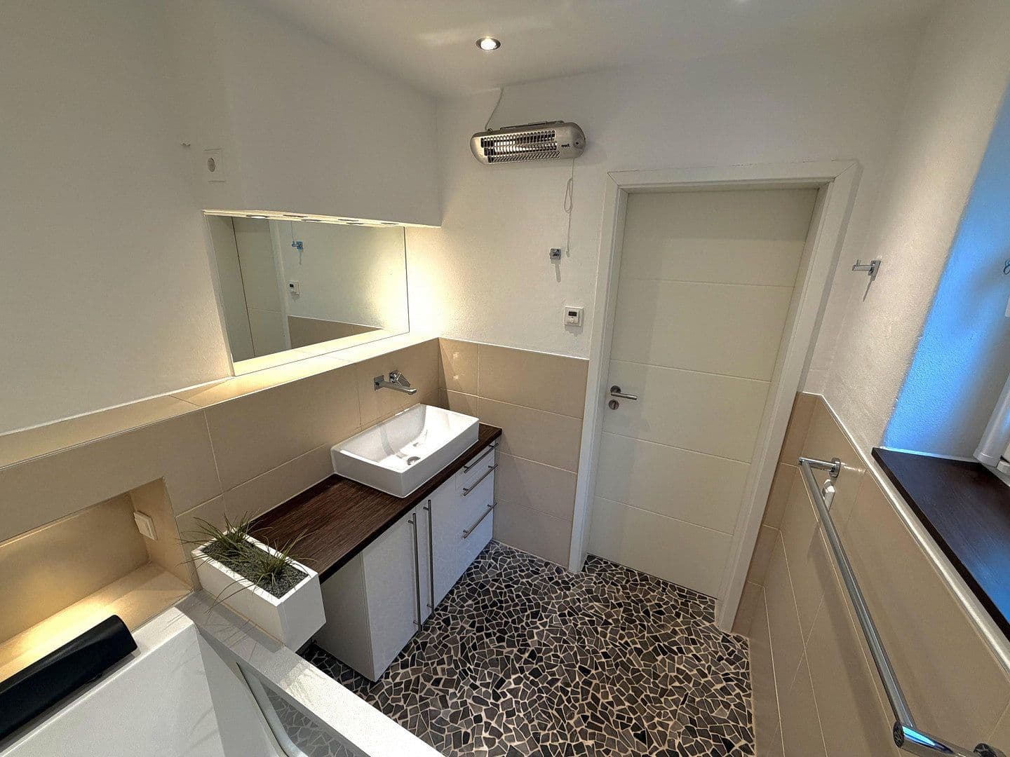 Predaj bytu 4-izbový 108 m², Köln, Severné Porýnie - Westfálsko Predaj bytu 4-izbový 108 m², Köln, Severné Porýnie - Westfálsko