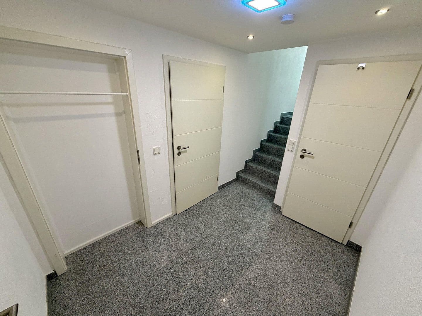 Predaj bytu 4-izbový 108 m², Köln, Severné Porýnie - Westfálsko Predaj bytu 4-izbový 108 m², Köln, Severné Porýnie - Westfálsko