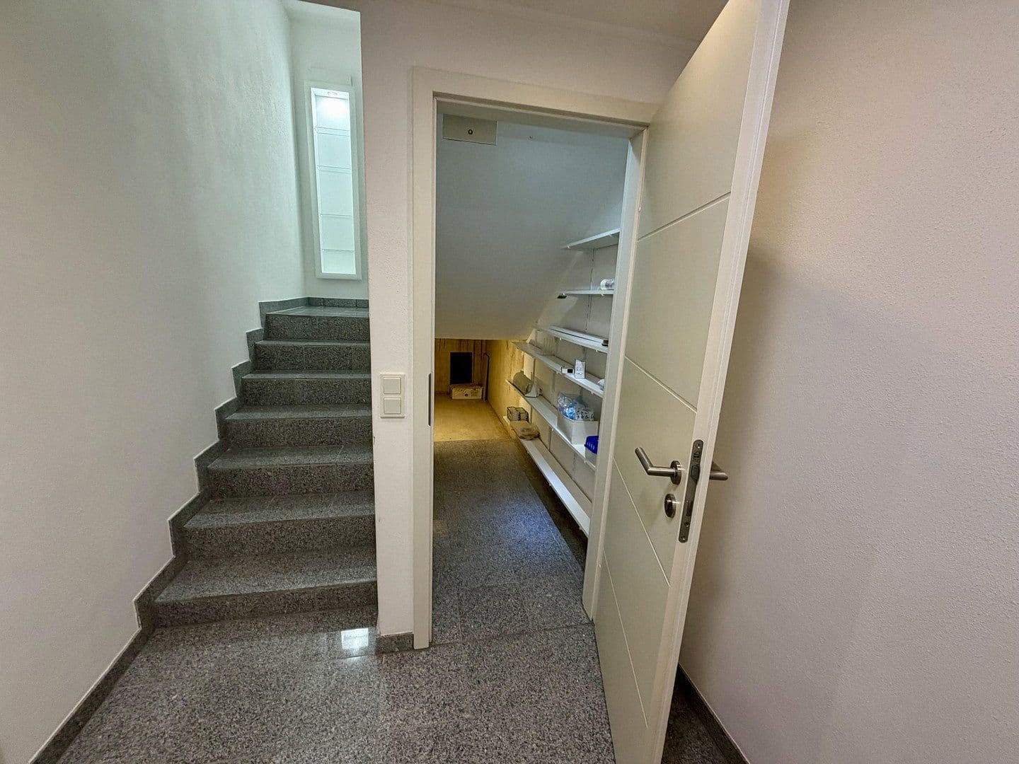 Predaj bytu 4-izbový 108 m², Köln, Severné Porýnie - Westfálsko Predaj bytu 4-izbový 108 m², Köln, Severné Porýnie - Westfálsko