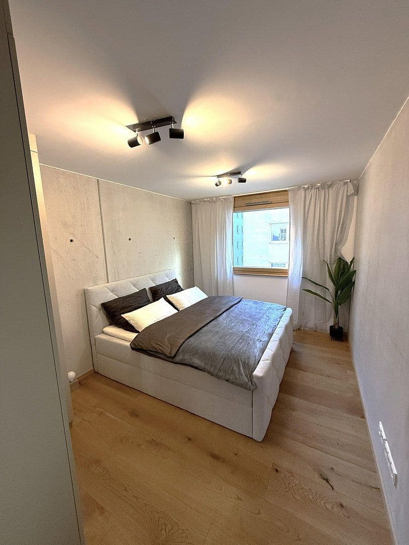 Prenájom bytu 2-izbový 60 m², Lerchenfeldstraße 28, München, Bavorsko Prenájom bytu 2-izbový 60 m², Lerchenfeldstraße 28, München, Bavorsko
