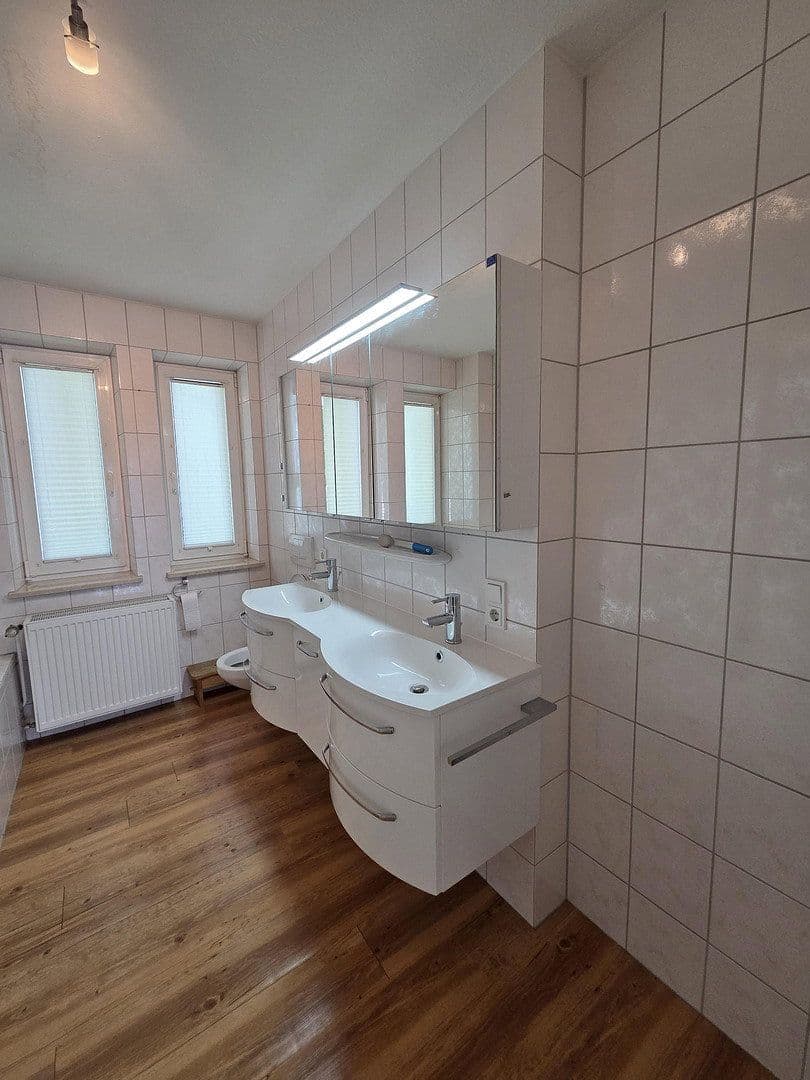 Prenájom bytu 2-izbový 80 m², Nürnberg, Bavorsko Prenájom bytu 2-izbový 80 m², Nürnberg, Bavorsko