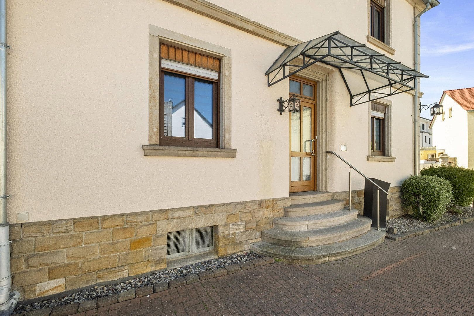 Predaj domu 384 m², pozemok 763 m², Freinsheim, Porýnie-Falcko Predaj domu 384 m², pozemok 763 m², Freinsheim, Porýnie-Falcko