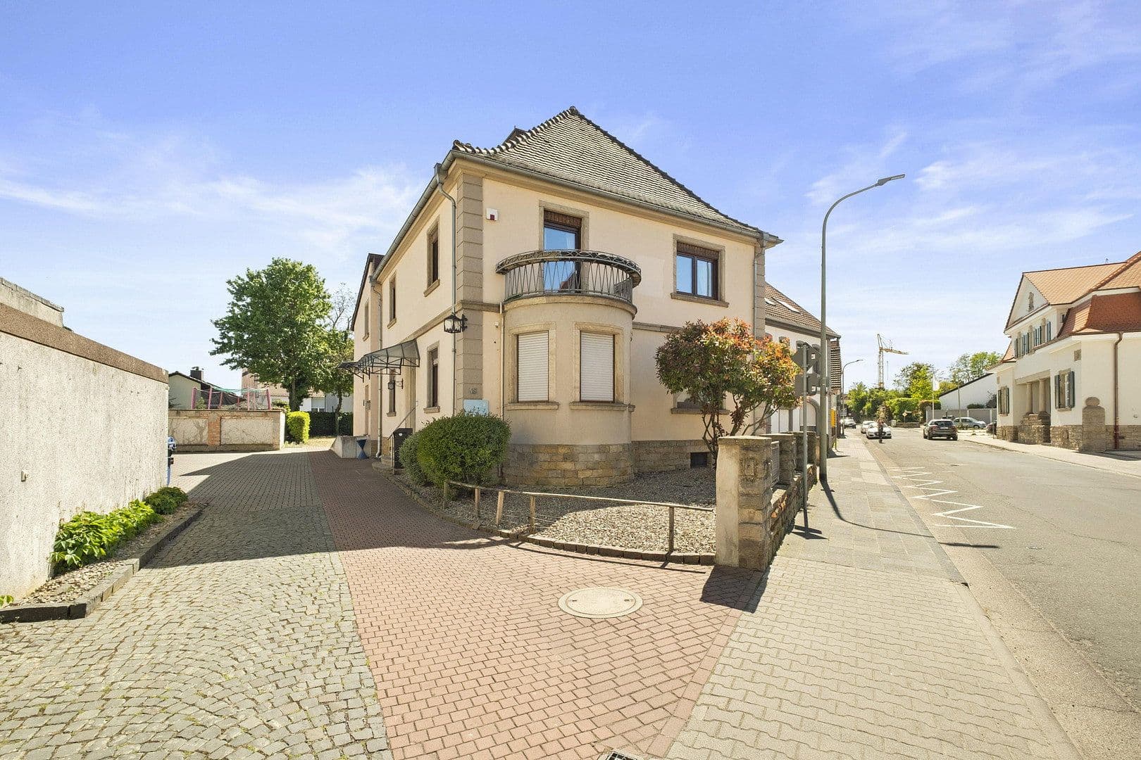 Predaj domu 384 m², pozemok 763 m², Freinsheim, Porýnie-Falcko Predaj domu 384 m², pozemok 763 m², Freinsheim, Porýnie-Falcko