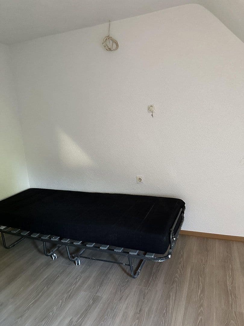 Prenájom bytu 4-izbový 80 m², Oppenweiler, Bádensko-Wurttembersko Prenájom bytu 4-izbový 80 m², Oppenweiler, Bádensko-Wurttembersko