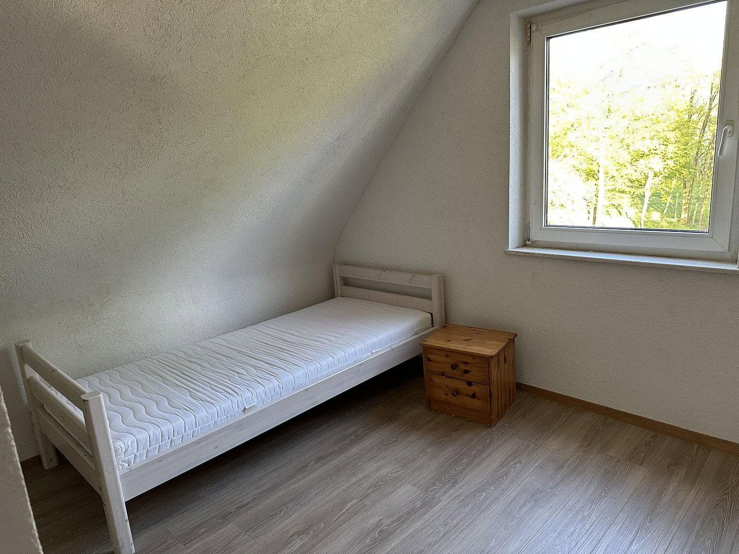 Prenájom bytu 4-izbový 80 m², Oppenweiler, Bádensko-Wurttembersko Prenájom bytu 4-izbový 80 m², Oppenweiler, Bádensko-Wurttembersko