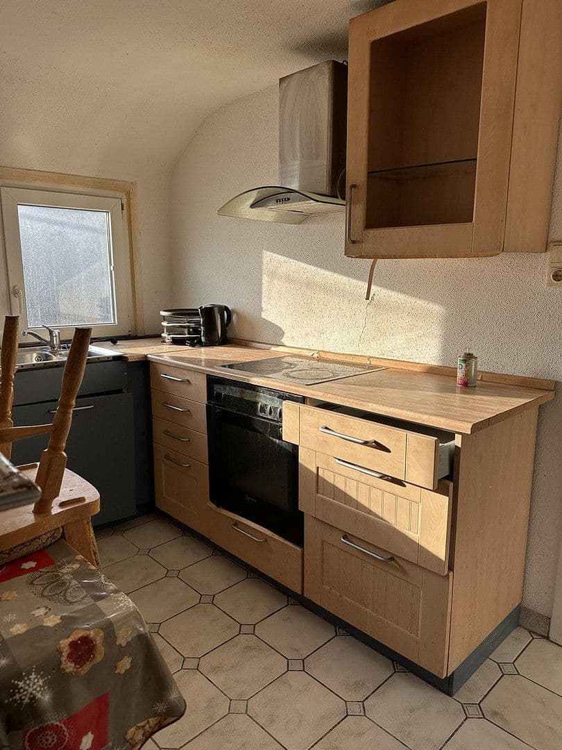 Prenájom bytu 4-izbový 80 m², Oppenweiler, Bádensko-Wurttembersko Prenájom bytu 4-izbový 80 m², Oppenweiler, Bádensko-Wurttembersko