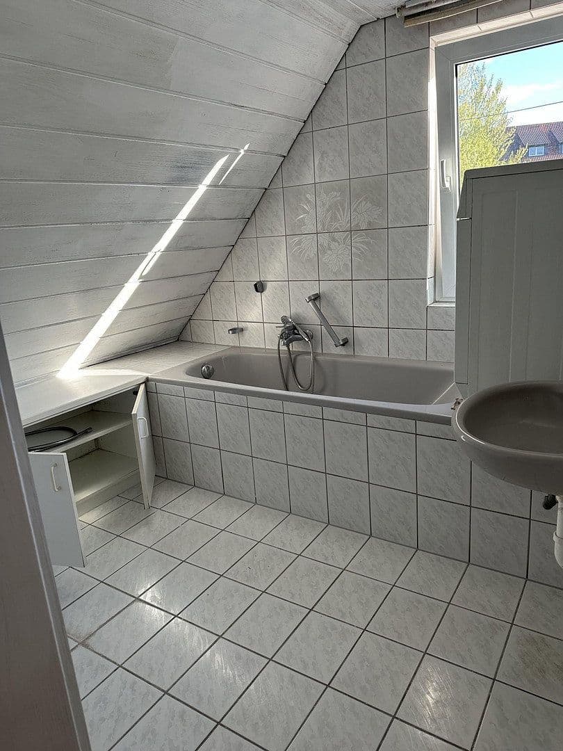 Prenájom bytu 4-izbový 80 m², Oppenweiler, Bádensko-Wurttembersko Prenájom bytu 4-izbový 80 m², Oppenweiler, Bádensko-Wurttembersko