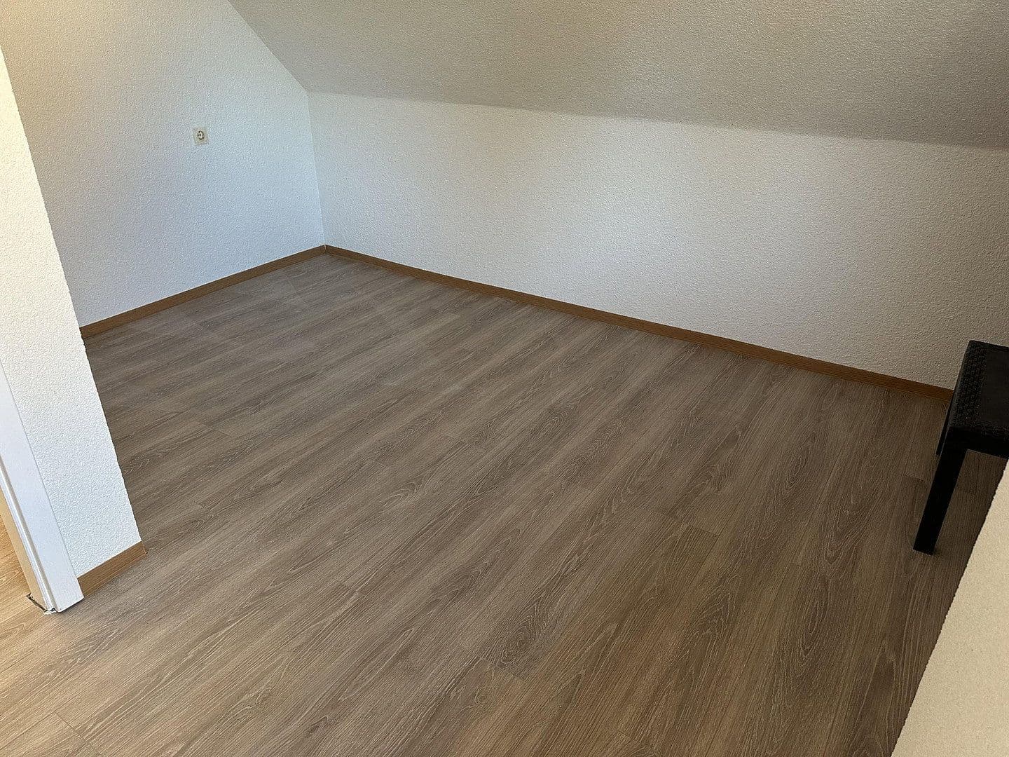 Prenájom bytu 4-izbový 80 m², Oppenweiler, Bádensko-Wurttembersko Prenájom bytu 4-izbový 80 m², Oppenweiler, Bádensko-Wurttembersko