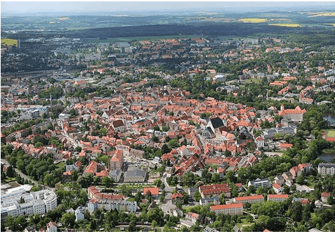 Prenájom bytu 4-izbový 103 m², Freiberg, Sasko Prenájom bytu 4-izbový 103 m², Freiberg, Sasko