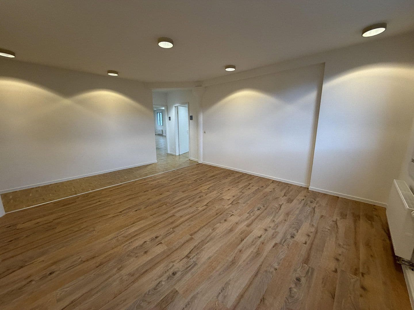 Prenájom kancelárie 165 m², Hauptstraße 55, Baltmannsweiler, Bádensko-Wurttembersko Prenájom kancelárie 165 m², Hauptstraße 55, Baltmannsweiler, Bádensko-Wurttembersko