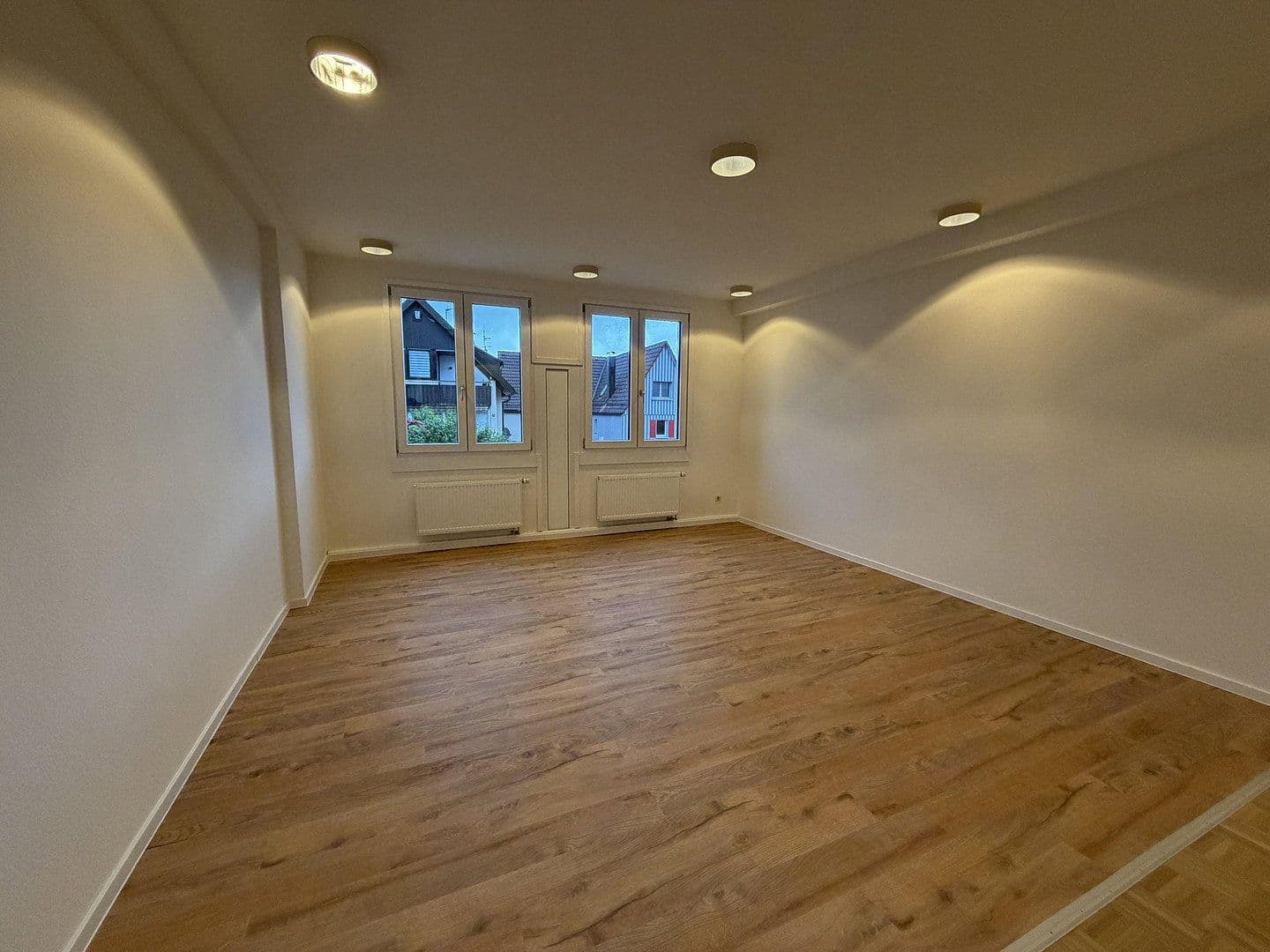 Prenájom kancelárie 165 m², Hauptstraße 55, Baltmannsweiler, Bádensko-Wurttembersko Prenájom kancelárie 165 m², Hauptstraße 55, Baltmannsweiler, Bádensko-Wurttembersko