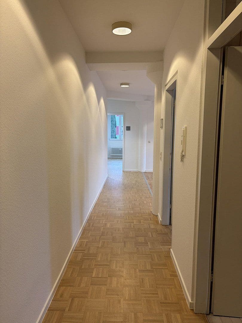Prenájom kancelárie 165 m², Hauptstraße 55, Baltmannsweiler, Bádensko-Wurttembersko Prenájom kancelárie 165 m², Hauptstraße 55, Baltmannsweiler, Bádensko-Wurttembersko