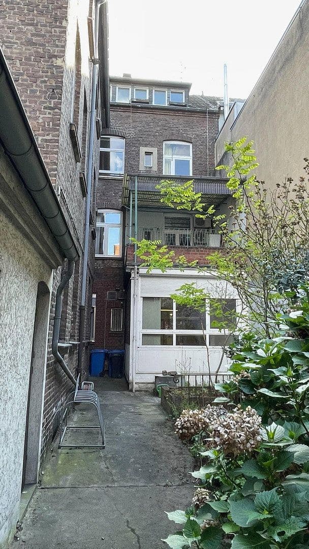 Predaj domu 492 m², pozemok 381 m², Further Straße 86, Neuss, Severné Porýnie - Westfálsko Predaj domu 492 m², pozemok 381 m², Further Straße 86, Neuss, Severné Porýnie - Westfálsko
