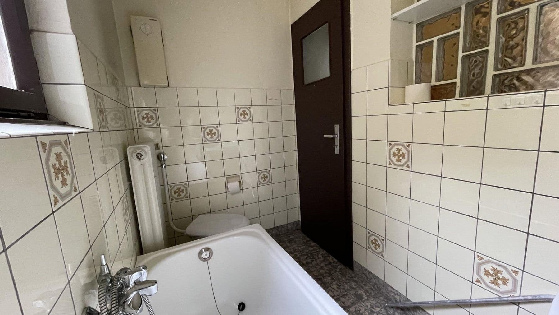 Predaj domu 492 m², pozemok 381 m², Further Straße 86, Neuss, Severné Porýnie - Westfálsko Predaj domu 492 m², pozemok 381 m², Further Straße 86, Neuss, Severné Porýnie - Westfálsko