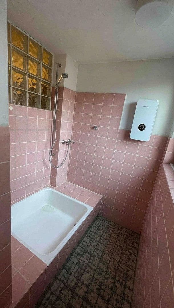 Predaj domu 492 m², pozemok 381 m², Further Straße 86, Neuss, Severné Porýnie - Westfálsko Predaj domu 492 m², pozemok 381 m², Further Straße 86, Neuss, Severné Porýnie - Westfálsko