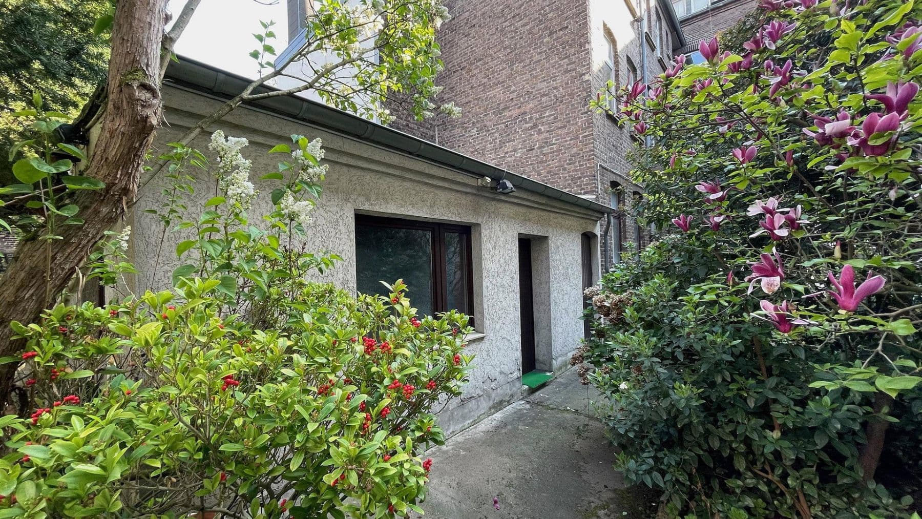 Predaj domu 492 m², pozemok 381 m², Further Straße 86, Neuss, Severné Porýnie - Westfálsko Predaj domu 492 m², pozemok 381 m², Further Straße 86, Neuss, Severné Porýnie - Westfálsko
