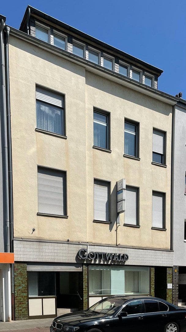Predaj domu 492 m², pozemok 381 m², Further Straße 86, Neuss, Severné Porýnie - Westfálsko Predaj domu 492 m², pozemok 381 m², Further Straße 86, Neuss, Severné Porýnie - Westfálsko