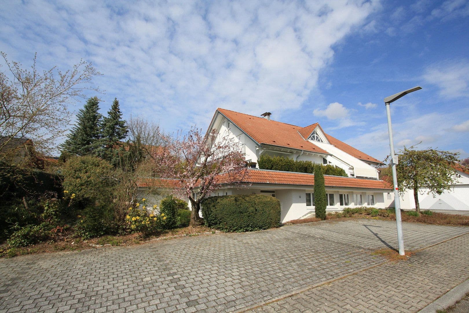 Predaj domu 274 m², pozemok 994 m², Öhringen, Bádensko-Wurttembersko Predaj domu 274 m², pozemok 994 m², Öhringen, Bádensko-Wurttembersko