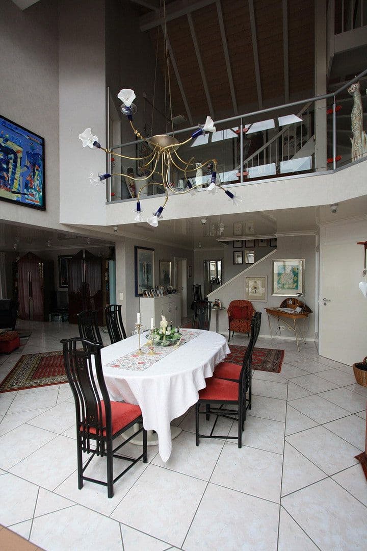 Predaj domu 274 m², pozemok 994 m², Öhringen, Bádensko-Wurttembersko Predaj domu 274 m², pozemok 994 m², Öhringen, Bádensko-Wurttembersko