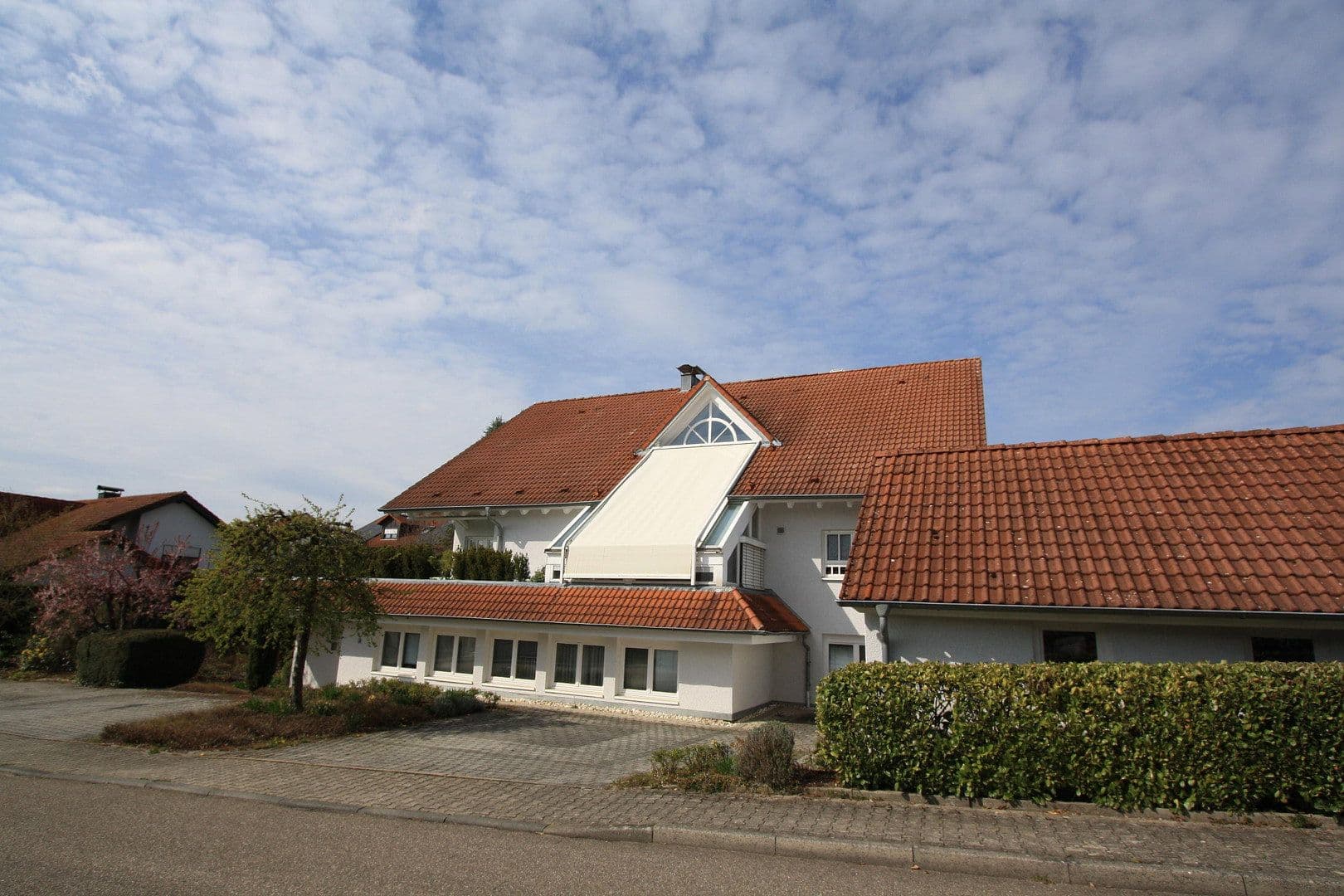 Predaj domu 274 m², pozemok 994 m², Öhringen, Bádensko-Wurttembersko Predaj domu 274 m², pozemok 994 m², Öhringen, Bádensko-Wurttembersko