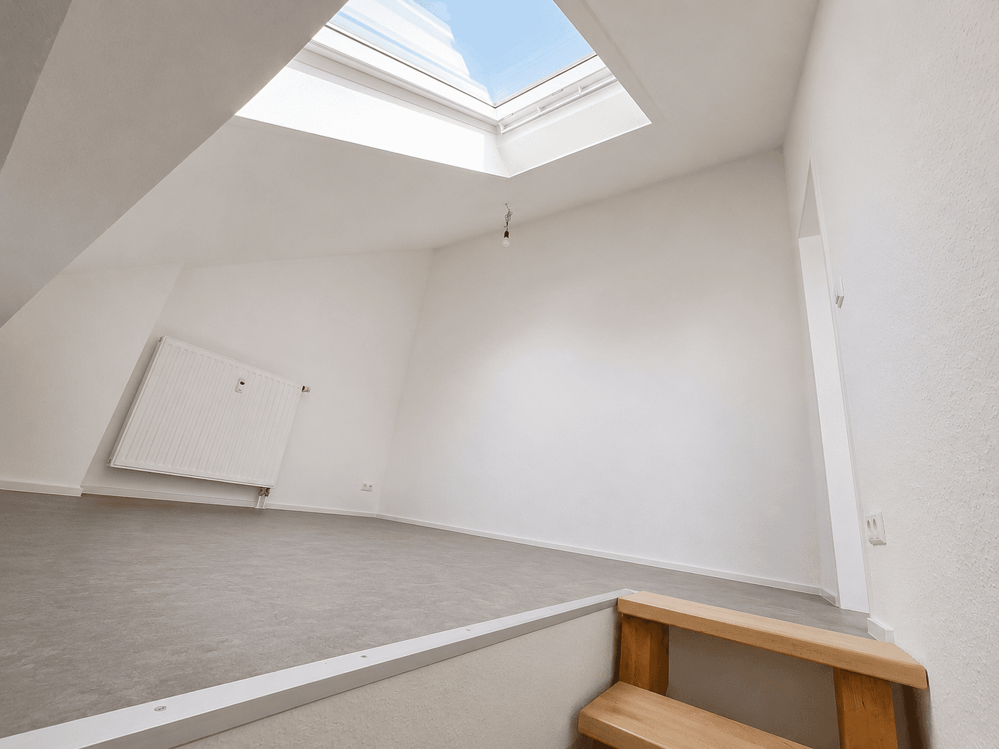 Prenájom bytu 2-izbový 58 m², Iptinger Str. 38, Mönsheim, Bádensko-Wurttembersko Prenájom bytu 2-izbový 58 m², Iptinger Str. 38, Mönsheim, Bádensko-Wurttembersko