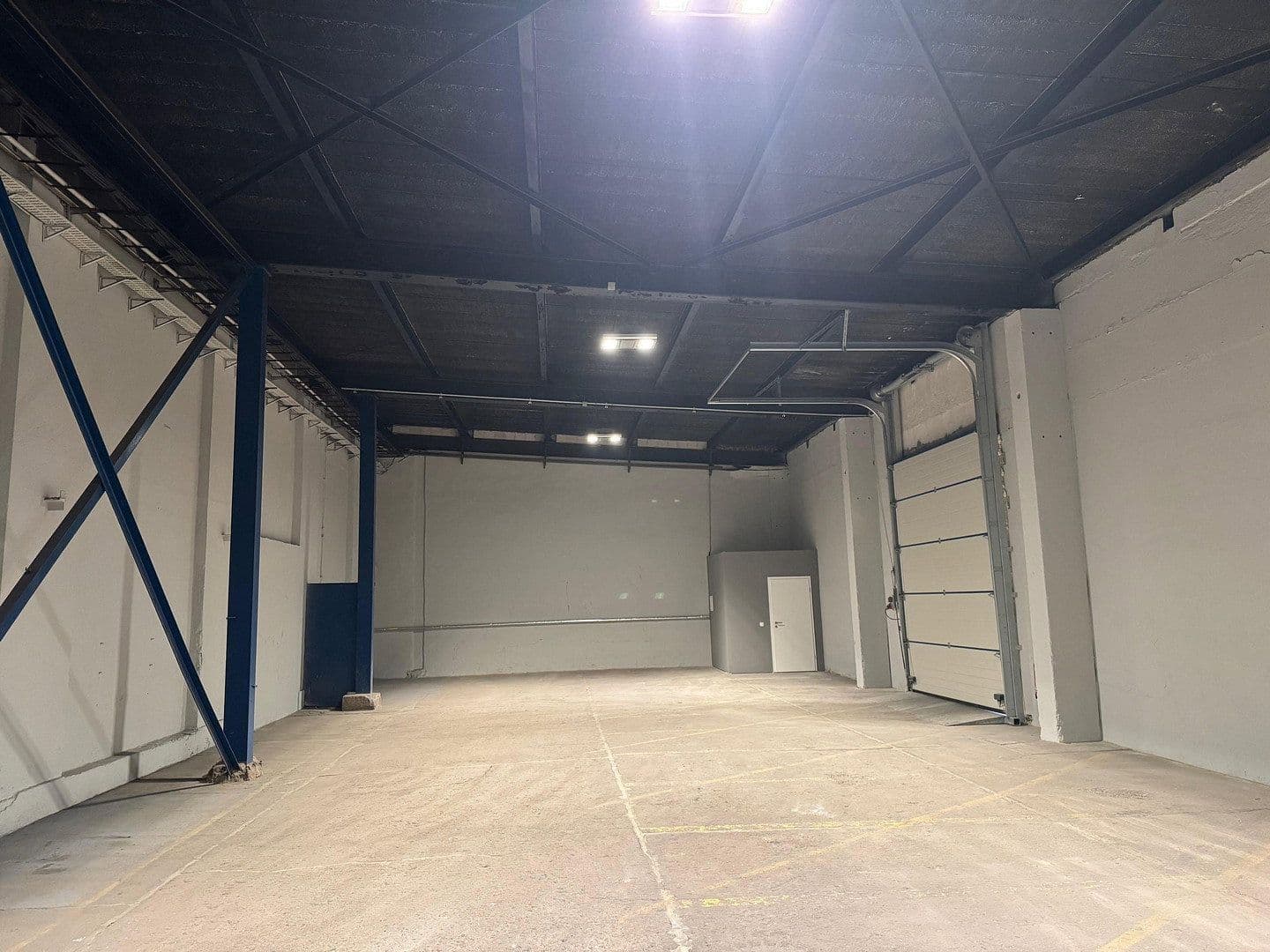 Prenájom nebytového priestoru 212 m², Dohna, Sasko Prenájom nebytového priestoru 212 m², Dohna, Sasko