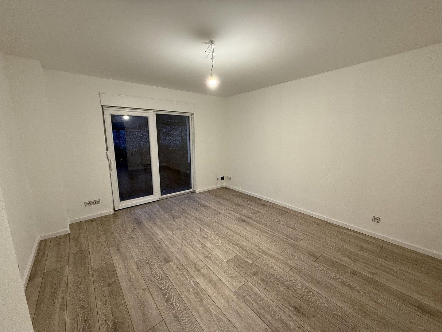 Prenájom bytu 3-izbový 65 m², Fürstenberg Straße 14, Hückeswagen, Severné Porýnie - Westfálsko Prenájom bytu 3-izbový 65 m², Fürstenberg Straße 14, Hückeswagen, Severné Porýnie - Westfálsko