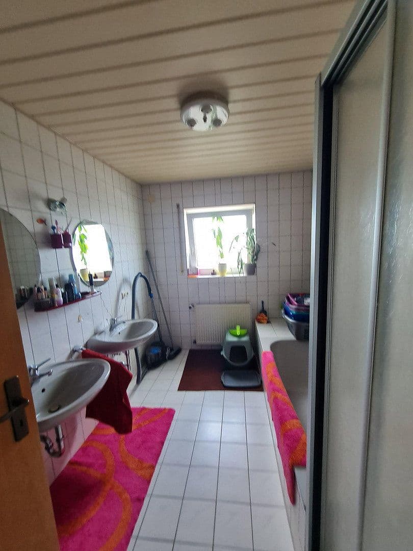 Prenájom bytu 4-izbový 105 m², Orchideenweg 3, Stutensee, Bádensko-Wurttembersko Prenájom bytu 4-izbový 105 m², Orchideenweg 3, Stutensee, Bádensko-Wurttembersko
