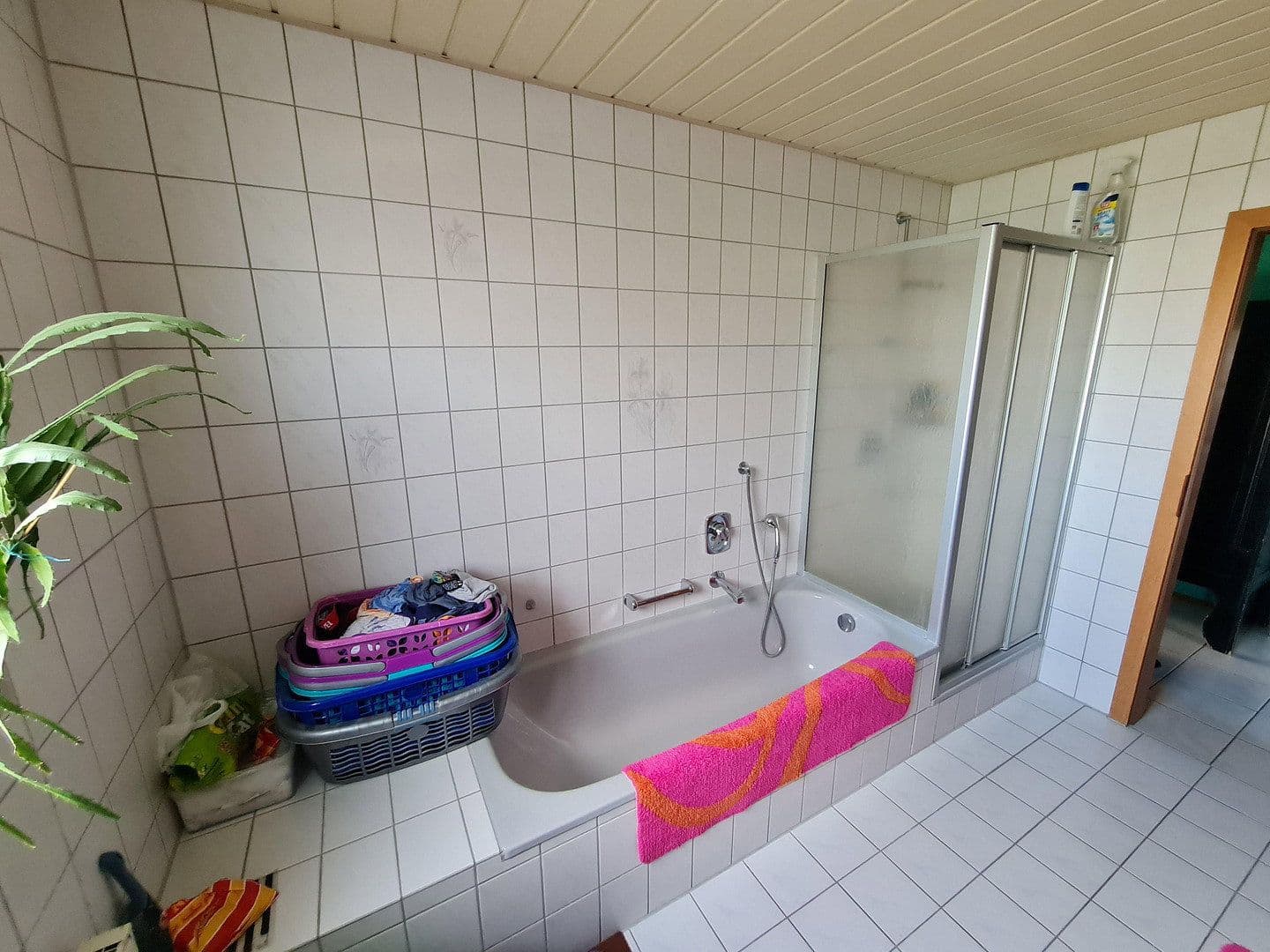 Prenájom bytu 4-izbový 105 m², Orchideenweg 3, Stutensee, Bádensko-Wurttembersko Prenájom bytu 4-izbový 105 m², Orchideenweg 3, Stutensee, Bádensko-Wurttembersko