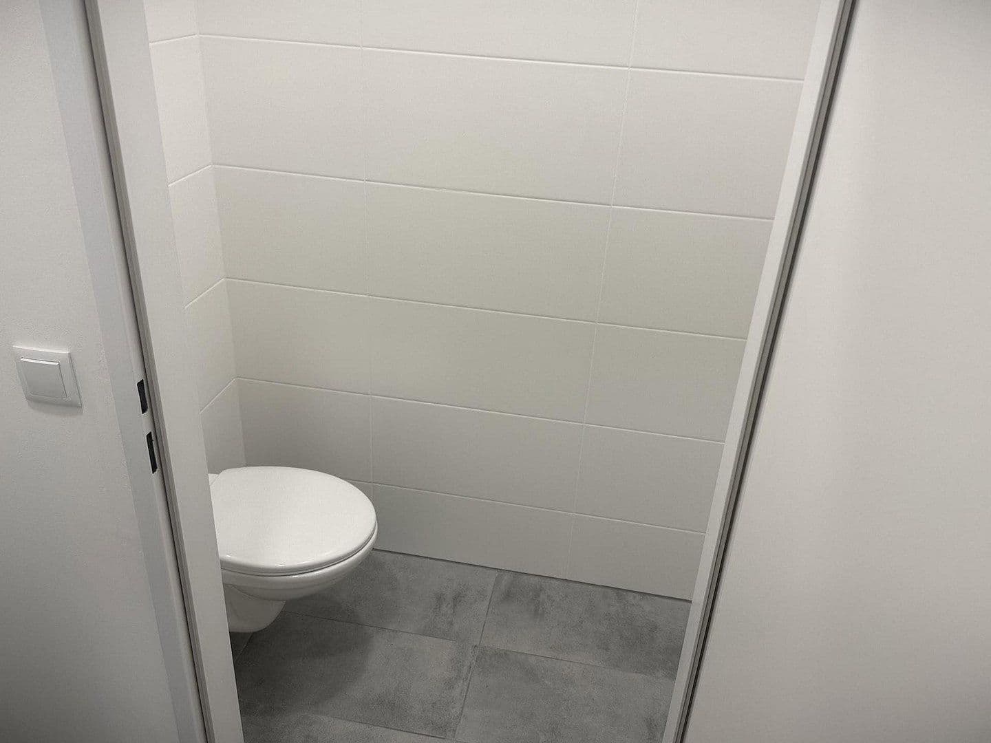 Prenájom nebytového priestoru 2.082 m², Gewerbepark B17 / II / Straße 3 / Objekt 11, Teesdorf, Dolné Rakúsko Prenájom nebytového priestoru 2.082 m², Gewerbepark B17 / II / Straße 3 / Objekt 11, Teesdorf, Dolné Rakúsko