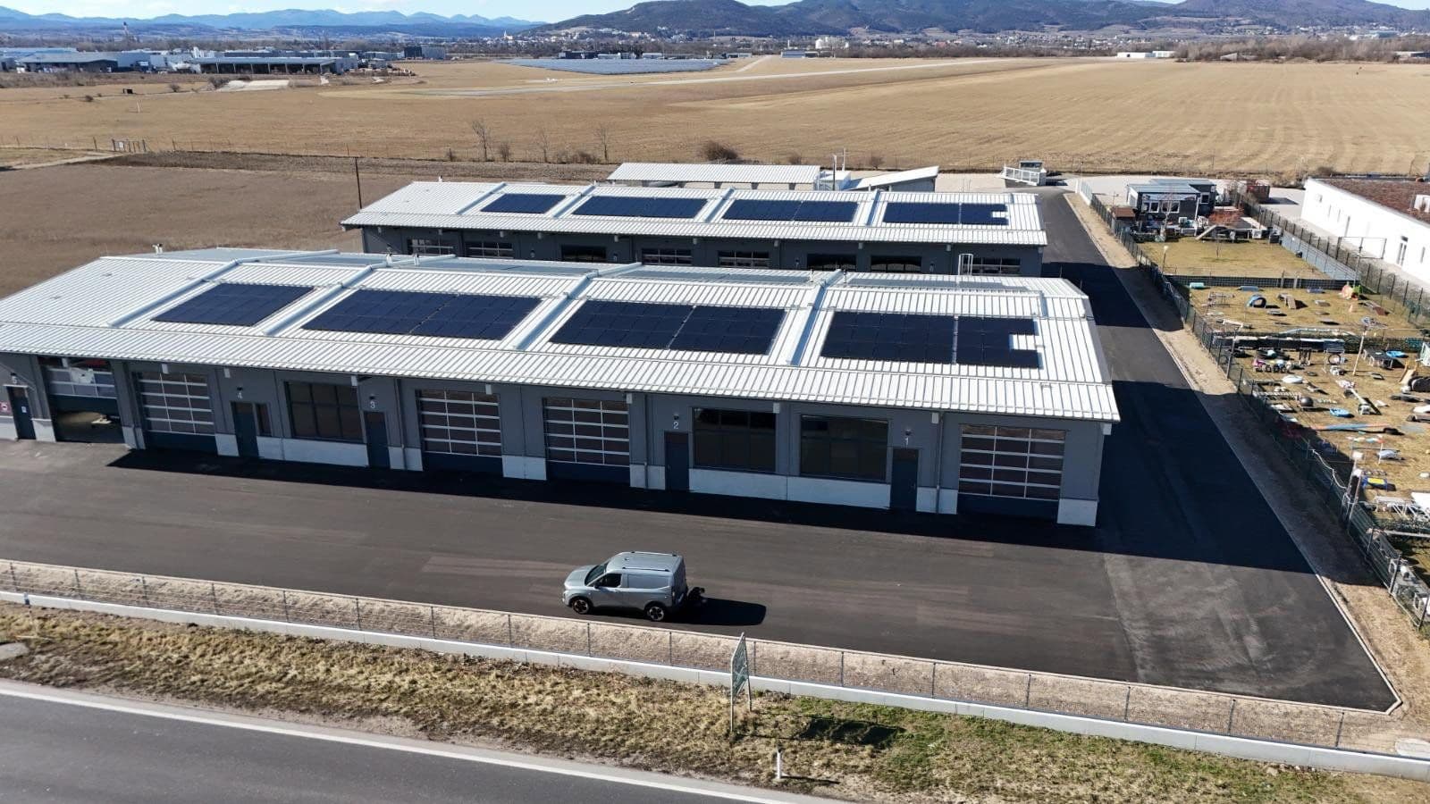 Prenájom nebytového priestoru 2.082 m², Gewerbepark B17 / II / Straße 3 / Objekt 11, Teesdorf, Dolné Rakúsko Prenájom nebytového priestoru 2.082 m², Gewerbepark B17 / II / Straße 3 / Objekt 11, Teesdorf, Dolné Rakúsko