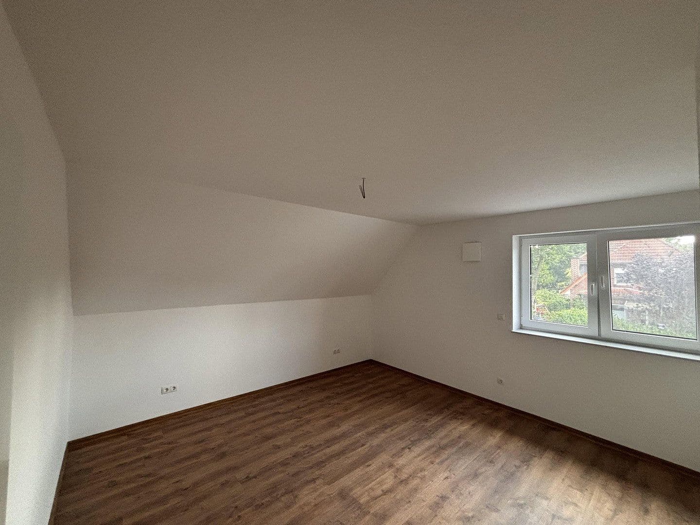 Prenájom bytu 5-izbový 118 m², Saterland - Seelterlound, Dolné Sasko Prenájom bytu 5-izbový 118 m², Saterland - Seelterlound, Dolné Sasko