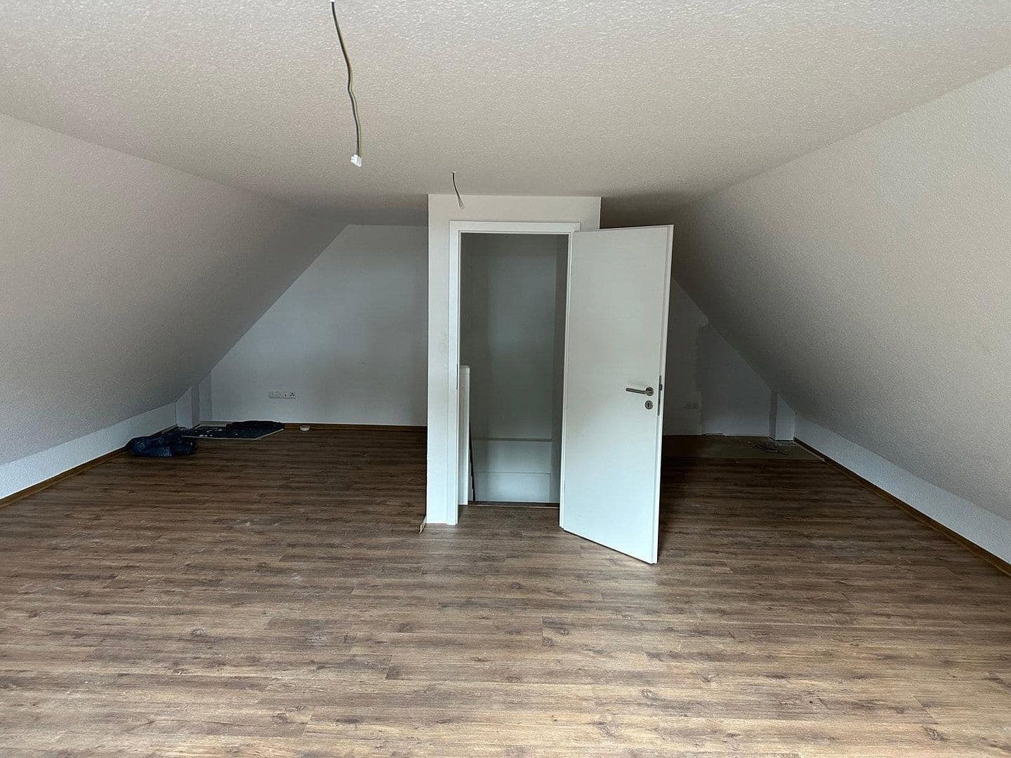 Prenájom bytu 5-izbový 118 m², Saterland - Seelterlound, Dolné Sasko Prenájom bytu 5-izbový 118 m², Saterland - Seelterlound, Dolné Sasko