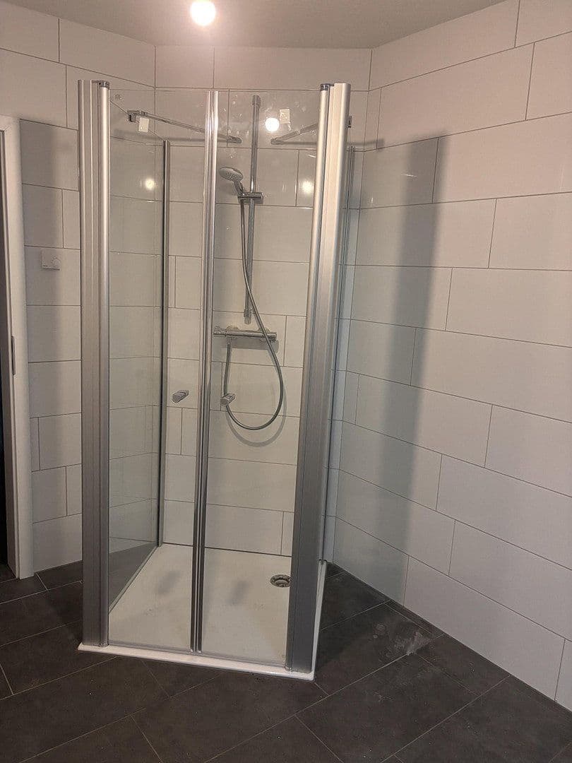 Prenájom bytu 5-izbový 118 m², Saterland - Seelterlound, Dolné Sasko Prenájom bytu 5-izbový 118 m², Saterland - Seelterlound, Dolné Sasko
