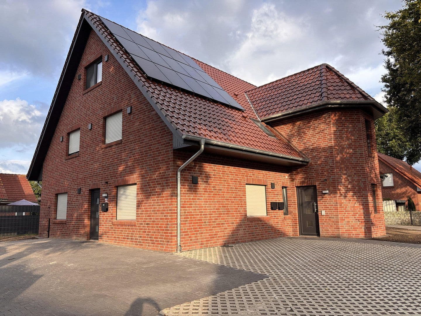 Prenájom bytu 5-izbový 118 m², Saterland - Seelterlound, Dolné Sasko Prenájom bytu 5-izbový 118 m², Saterland - Seelterlound, Dolné Sasko